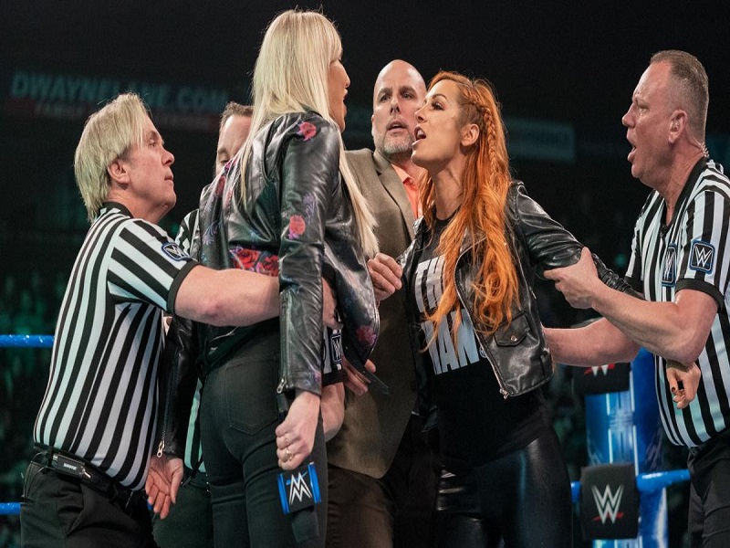 Becky Lynch vs Charlotte Flair